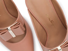 Load image into Gallery viewer, NEW SALVATORE FERRAGAMO Zelda Women&#39;s 724998 Blush Mule Size 6 D MSRP $865
